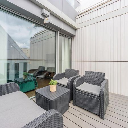 Flatbook - City Center Apartments Granaria With Parking غدانسك الغرفة الصورة