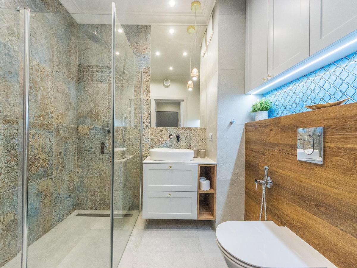 Flatbook - City Center Apartments Granaria With Parking غدانسك المظهر الخارجي الصورة